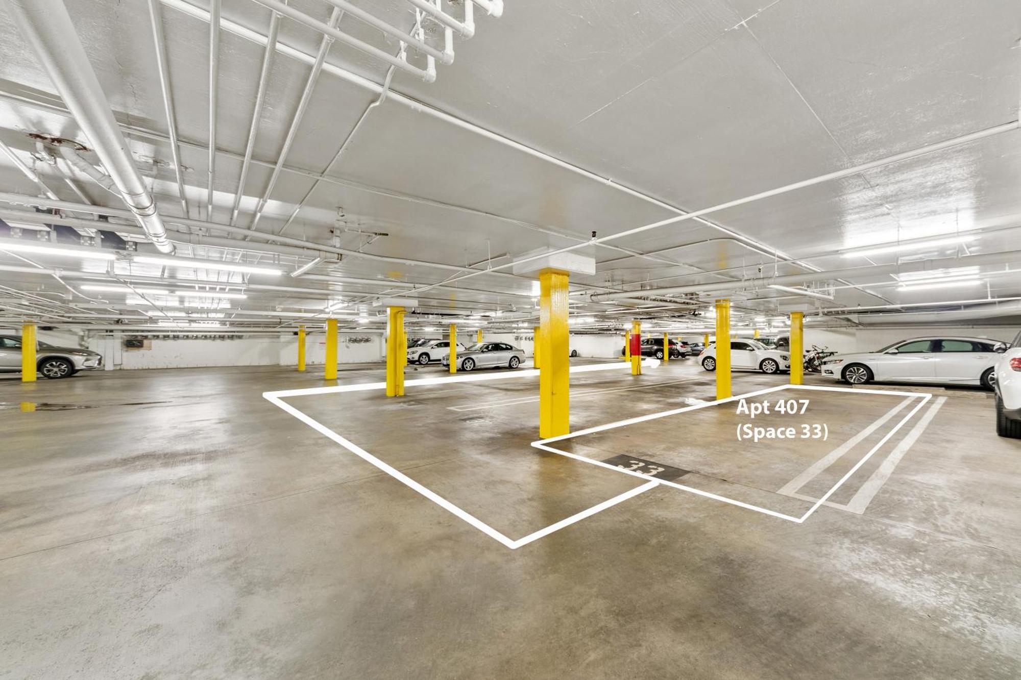 Beverly Hills 2 Bed 2 Bath Penthouse With Den And Parking 414 — Photos 1